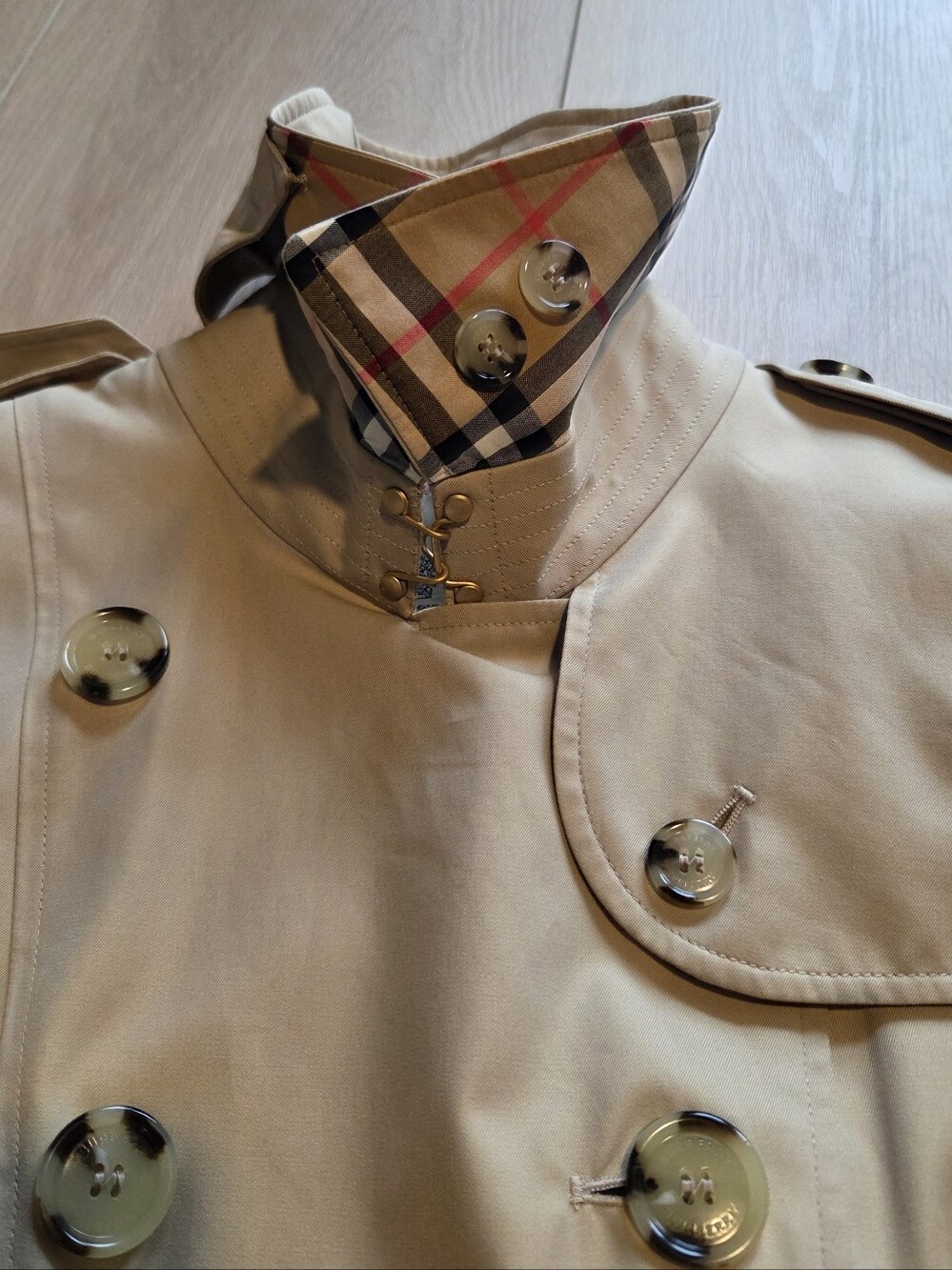 Authentic Burberry Mid-length Chelsea Heritage Trench Coat - Picture 7 of 13